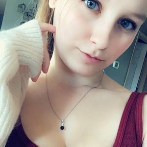 Meet your Posher, Acoya